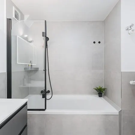 Uniquebnb - Netflix/wifi/nespresso - Flughafen/messe דירה